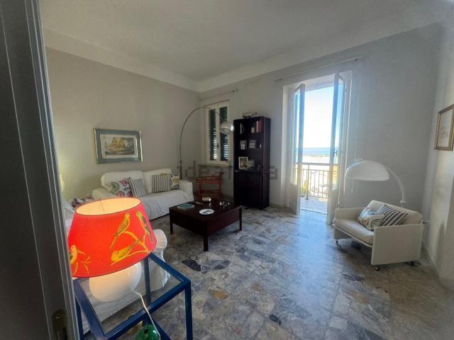 Appartamento in affitto di 101 m² in Via Cristoforo Colombo, 63