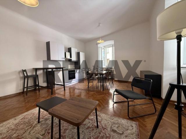 Appartamento in affitto di 101 m² in Via Giuseppe Parini, 5