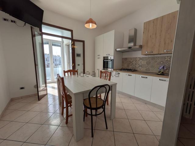 Appartamento in affitto di 101 m² in Via Ofanto