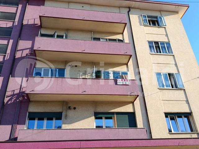 Appartamento in affitto di 101 m² in Via Ludovico Ariosto