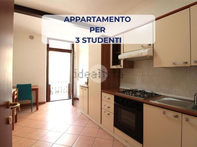 Appartamento in affitto di 101 m² in Via S. Nazaro, 54