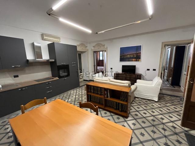 Appartamento in affitto di 102 m² in Via Camillo Benso Cavour
