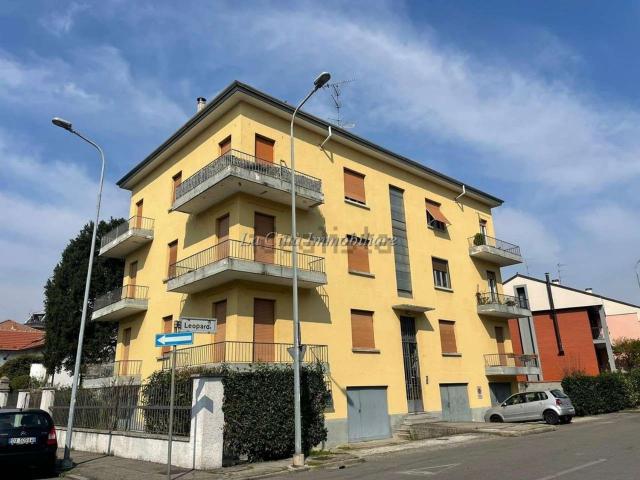 Appartamento in affitto di 102 m² in Via Giacomo Leopardi, 6
