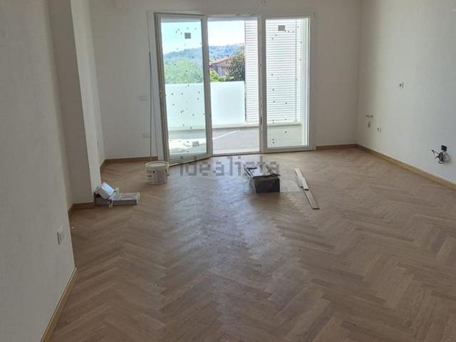 Appartamento in affitto di 102 m² in Via IV Novembre, 125