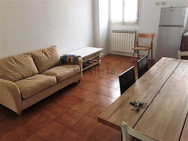Appartamento in affitto di 102 m² in Via Jacopo Crescini, 9