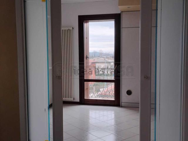 Appartamento in affitto di 102 m² in Via Pesa, 1