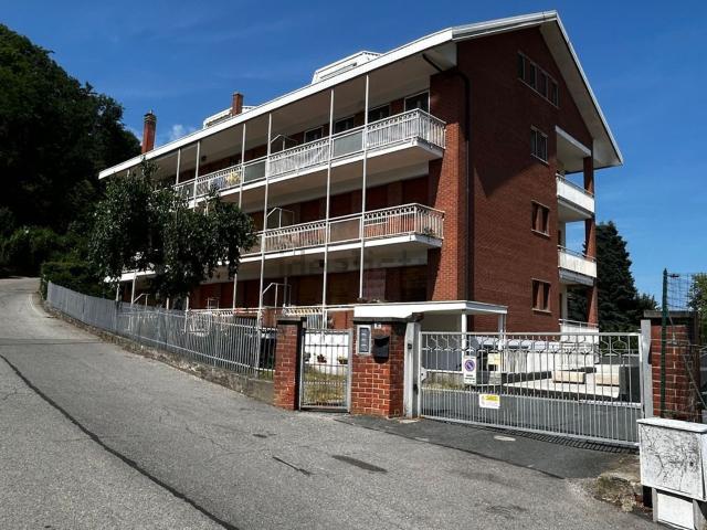 Appartamento in affitto di 102 m² in Via Umberto Grosso