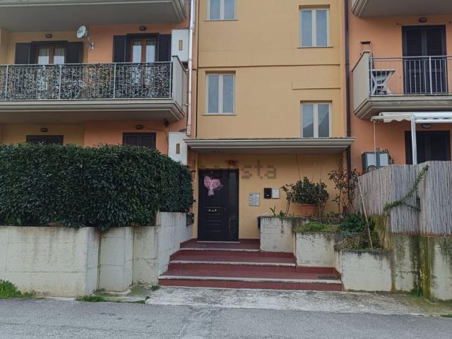 Appartamento in affitto di 102 m² in Frazione Paggese, 199