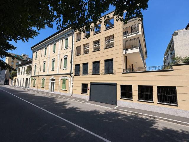 Appartamento in affitto di 103 m² in Via Cesare Cantù
