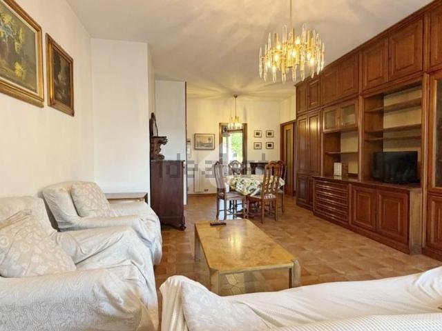 Appartamento in affitto di 103 m² in Via Antonio Bertoloni, 31