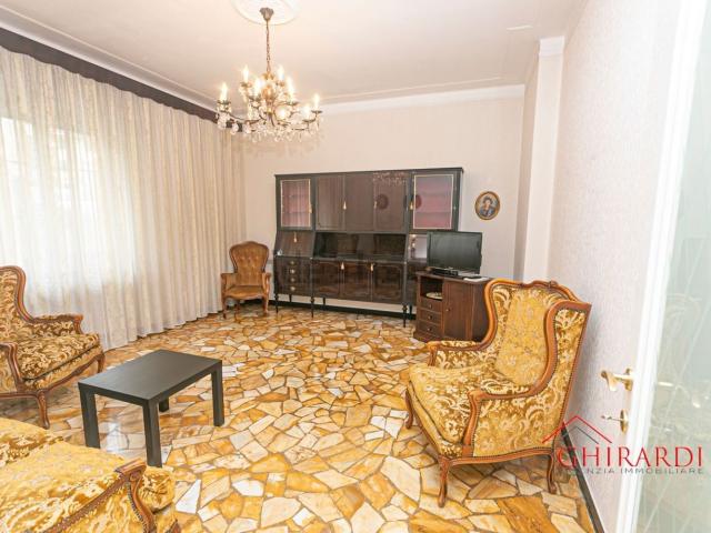 Appartamento in affitto di 103 m² in Via Borzoli, 6