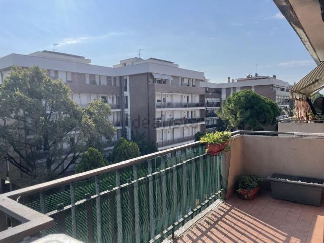 Appartamento in affitto di 103 m² in Via Giovanni Marchesini