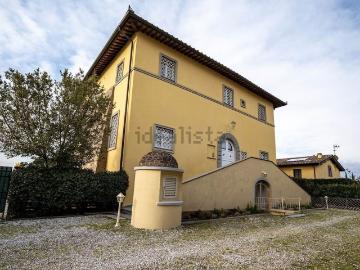 Appartamento in affitto di 103 m² in Via della Prunaia