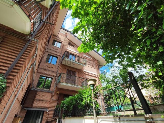 Appartamento in affitto di 103 m² in Via Rinaldo D&apos Aquino, 1