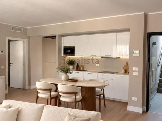 Appartamento in affitto di 104 m² in Via Achille Maiocchi, 10