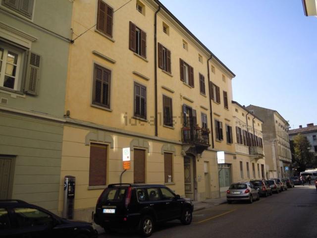 Appartamento in affitto di 104 m² in Via Generale Cascino, 8