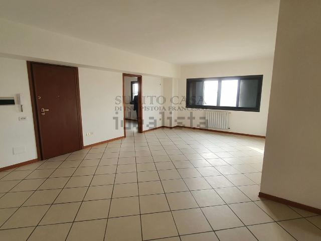 Appartamento in affitto di 104 m² in Via Lenin, 132