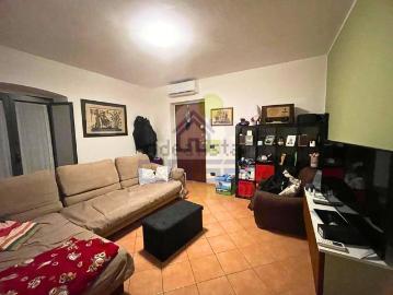 Appartamento in affitto di 104 m² in Via Lenin