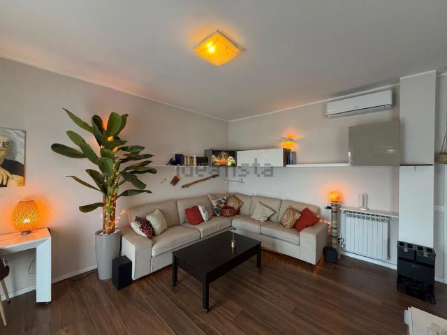 Appartamento in affitto di 104 m² in Via Liguria, 3