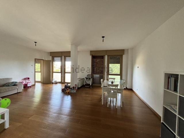 Appartamento in affitto di 104 m²