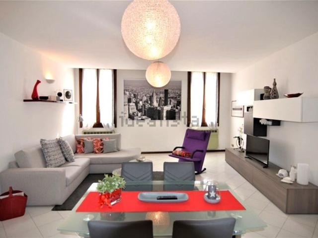 Appartamento in affitto di 105 m² in Via Cavour