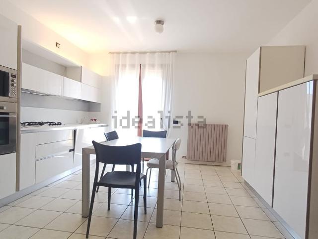 Appartamento in affitto di 105 m² in Via Croce Verde