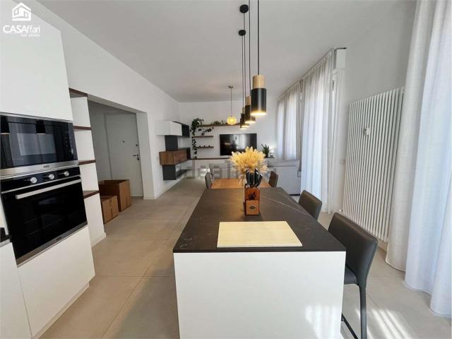 Appartamento in affitto di 105 m² in Via Archirola