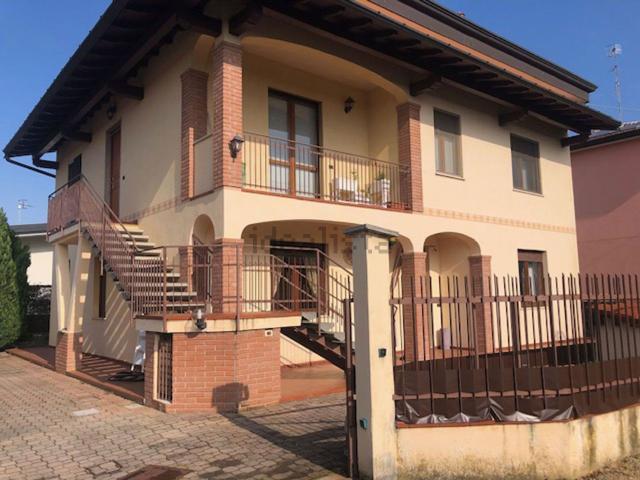 Appartamento in affitto di 105 m² in Via Brughiera
