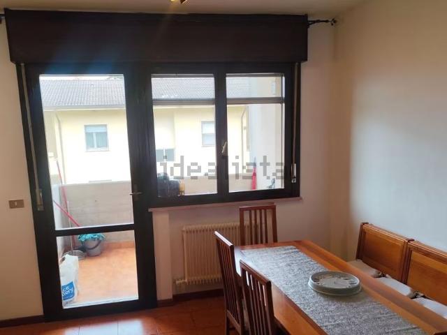 Appartamento in affitto di 105 m² in Via Giacomo Matteotti