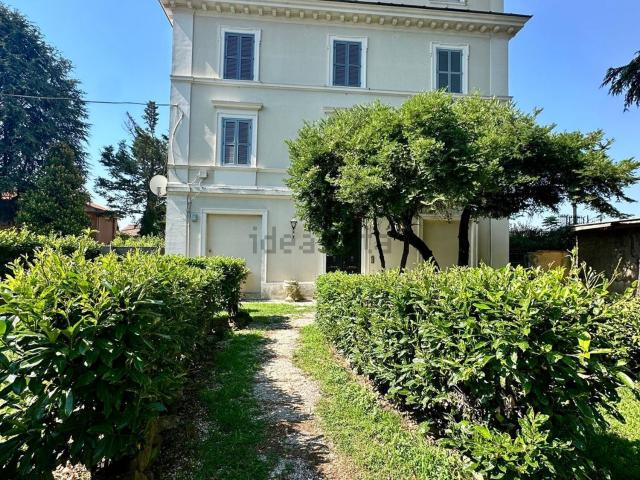 Appartamento in affitto di 105 m² in Via delle Cisterne, 1