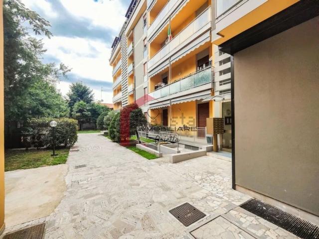 Appartamento in affitto di 105 m² in Via Francesco Mussi, 28