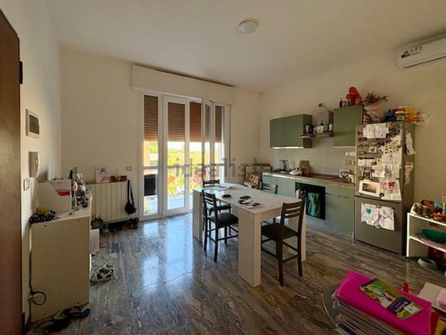 Appartamento in affitto di 105 m² in Via Fratelli Nadalini