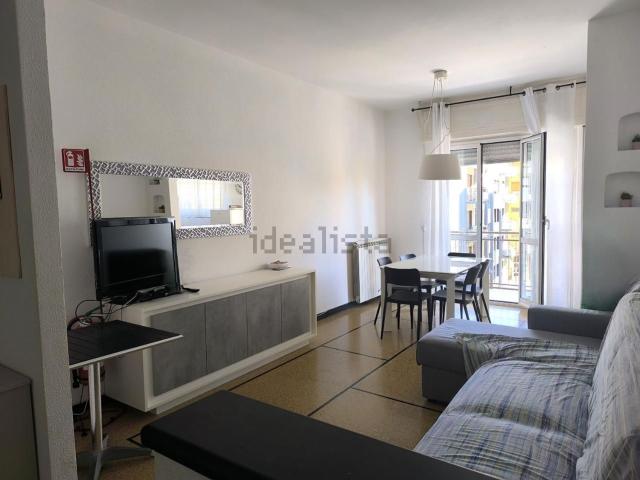 Appartamento in affitto di 105 m² in Via Lorenzo de Raymondi, 25