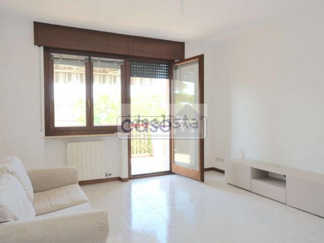 Appartamento in affitto di 105 m² in Via San Giovanni Lupatoto, 24
