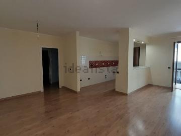 Appartamento in affitto di 105 m² in Via Roma, 37
