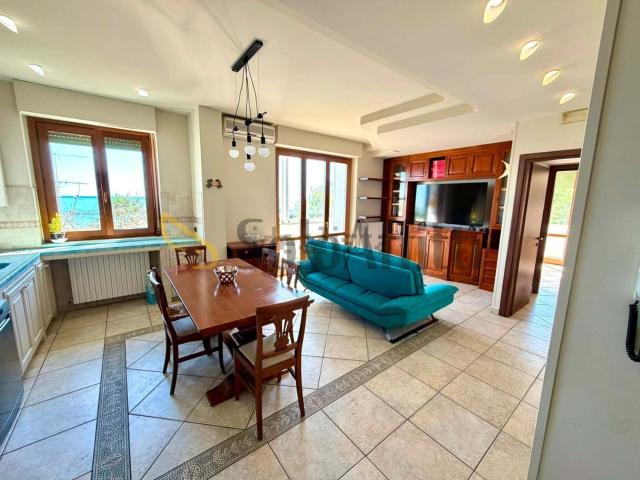 Appartamento in affitto di 105 m² in Via Tacito, 2