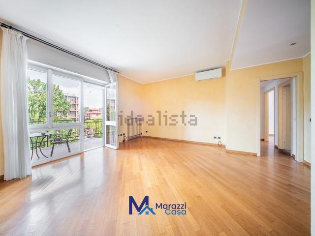 Appartamento in affitto di 106 m² in Via Carlo Valvassori Peroni, 75