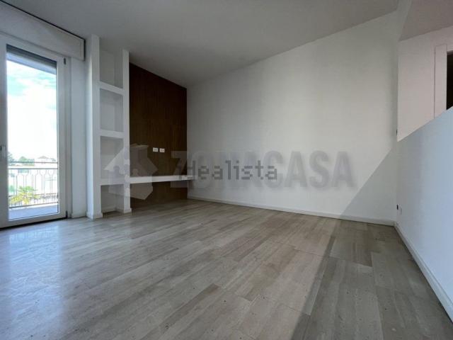 Appartamento in affitto di 106 m² in Via A. Vespucci, 14