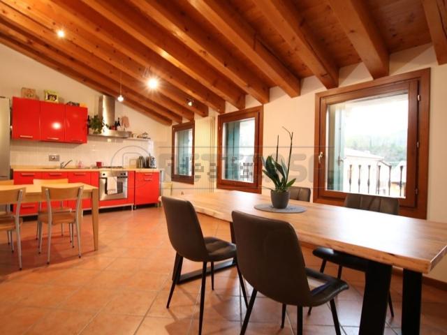 Appartamento in affitto di 106 m² in Via Ponte di Costozza