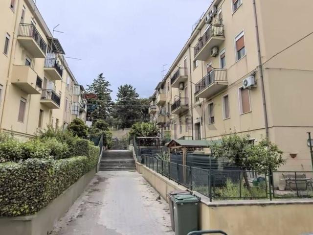 Appartamento in affitto di 106 m² in Via Rosmini, 5