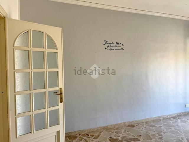 Appartamento in affitto di 106 m² in Via Vincenzo Ajovalasit, 10