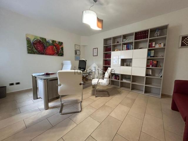 Appartamento in affitto di 106 m² in Via Vincenzo Di Benedetto