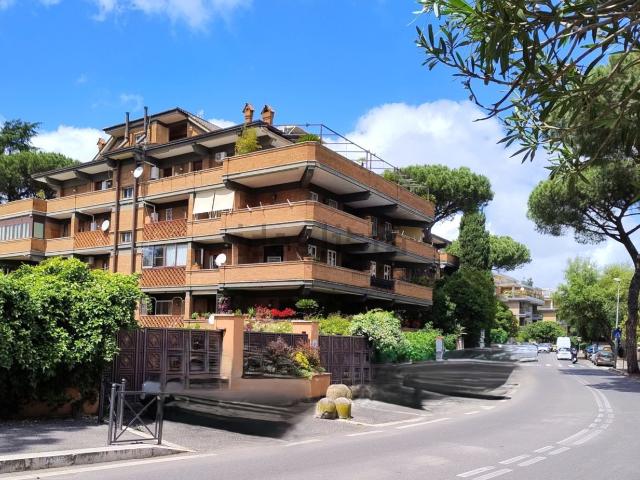 Appartamento in affitto di 106 m² in Viale Cortina d&apos Ampezzo