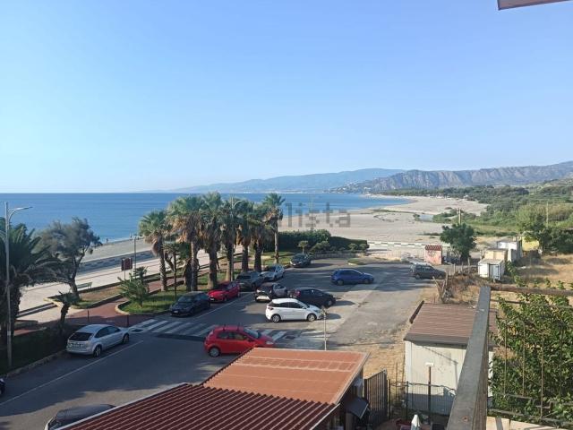 Appartamento in affitto di 106 m² in Lungomare Stefano Pugliese, 5