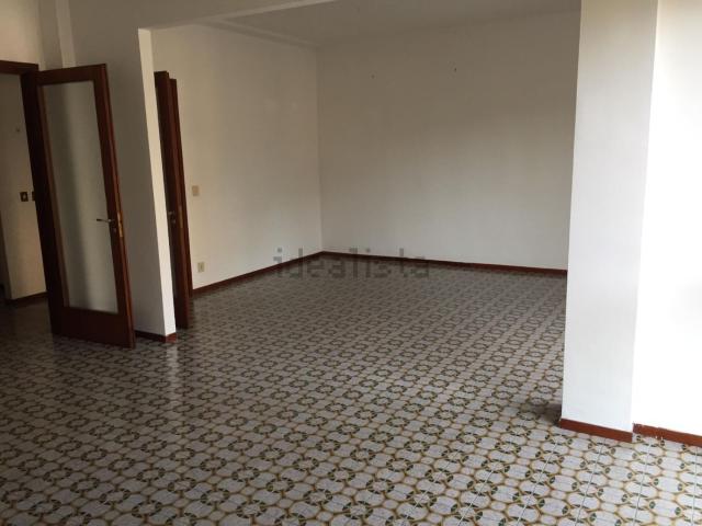 Appartamento in affitto di 107 m² in Via di Pratale