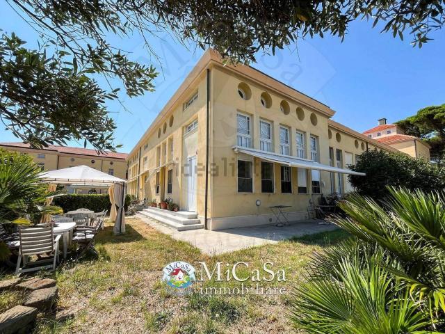 Appartamento in affitto di 107 m² in Viale del Tirreno, 76