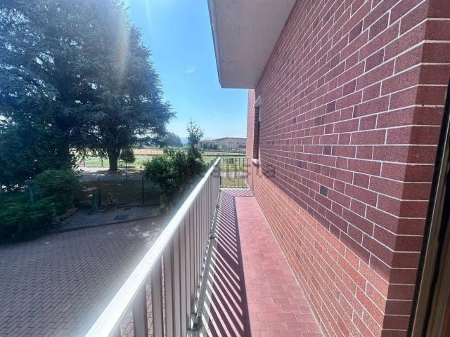Appartamento in affitto di 107 m² in Strada Bussoletta, 1
