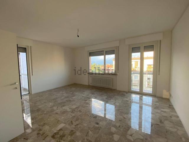 Appartamento in affitto di 108 m² in Via Giovanni Cosattini