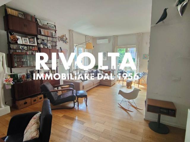 Appartamento in affitto di 108 m² in Via Marco Besso