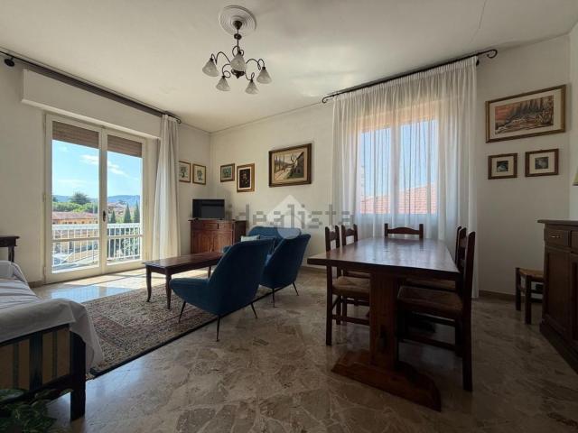 Appartamento in affitto di 108 m² in Via Vittorio Veneto, 86